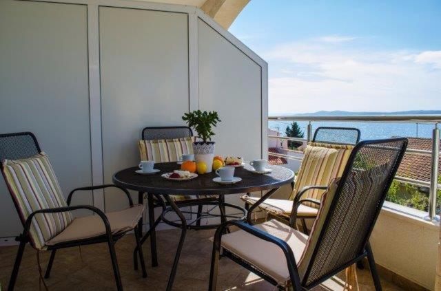 Villa Marta Apartmani โตรกีร์ ภายนอก รูปภาพ